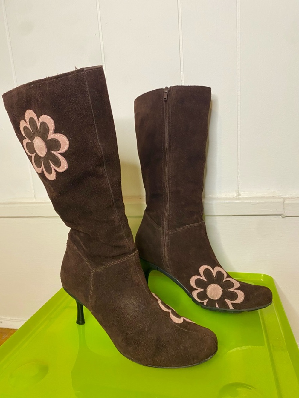 Brown Suede tall Boots with Pink Floral Appliqué + kitten heel and round toe - Picture 4 of 6